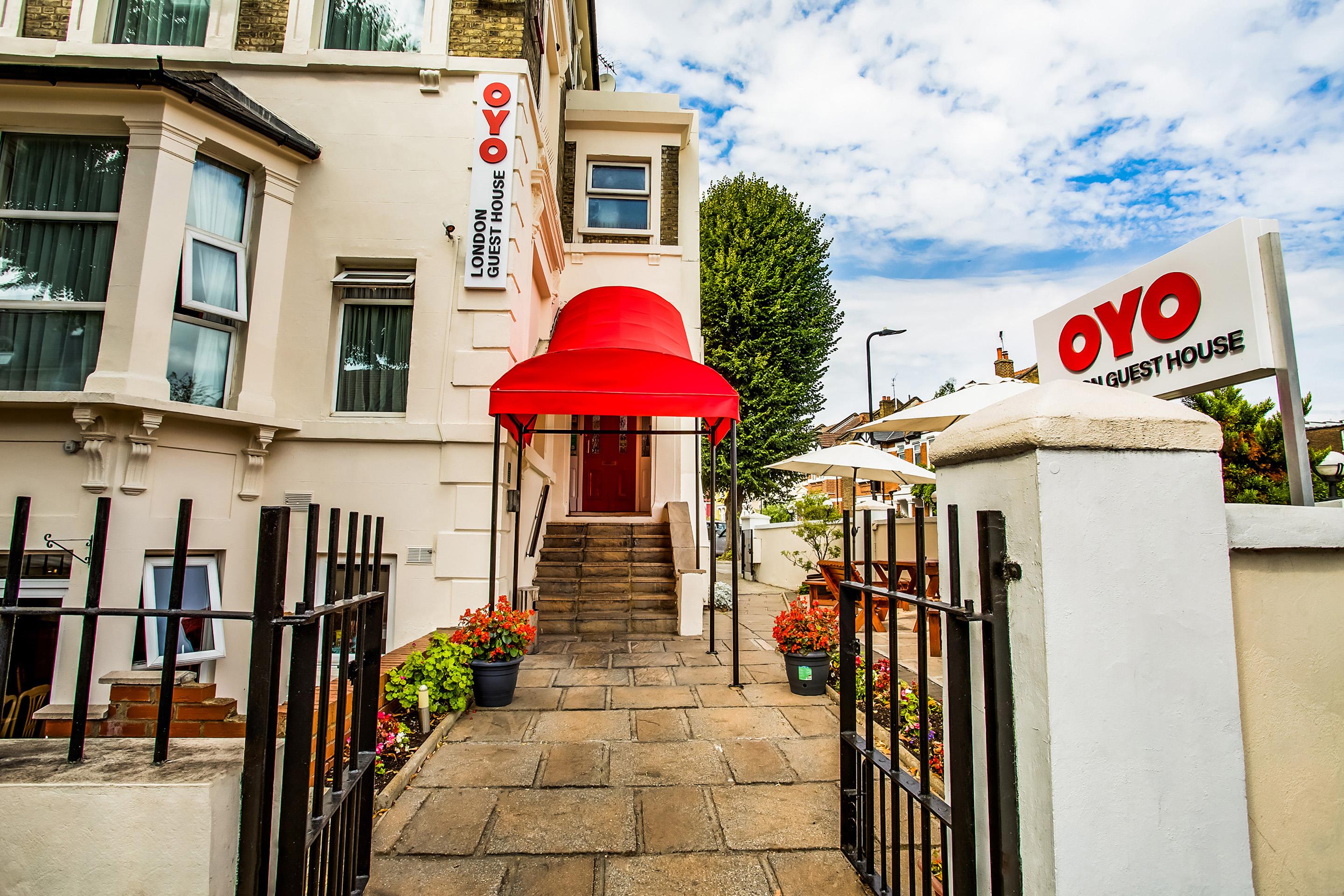 Oyo London Guest House Exterior photo